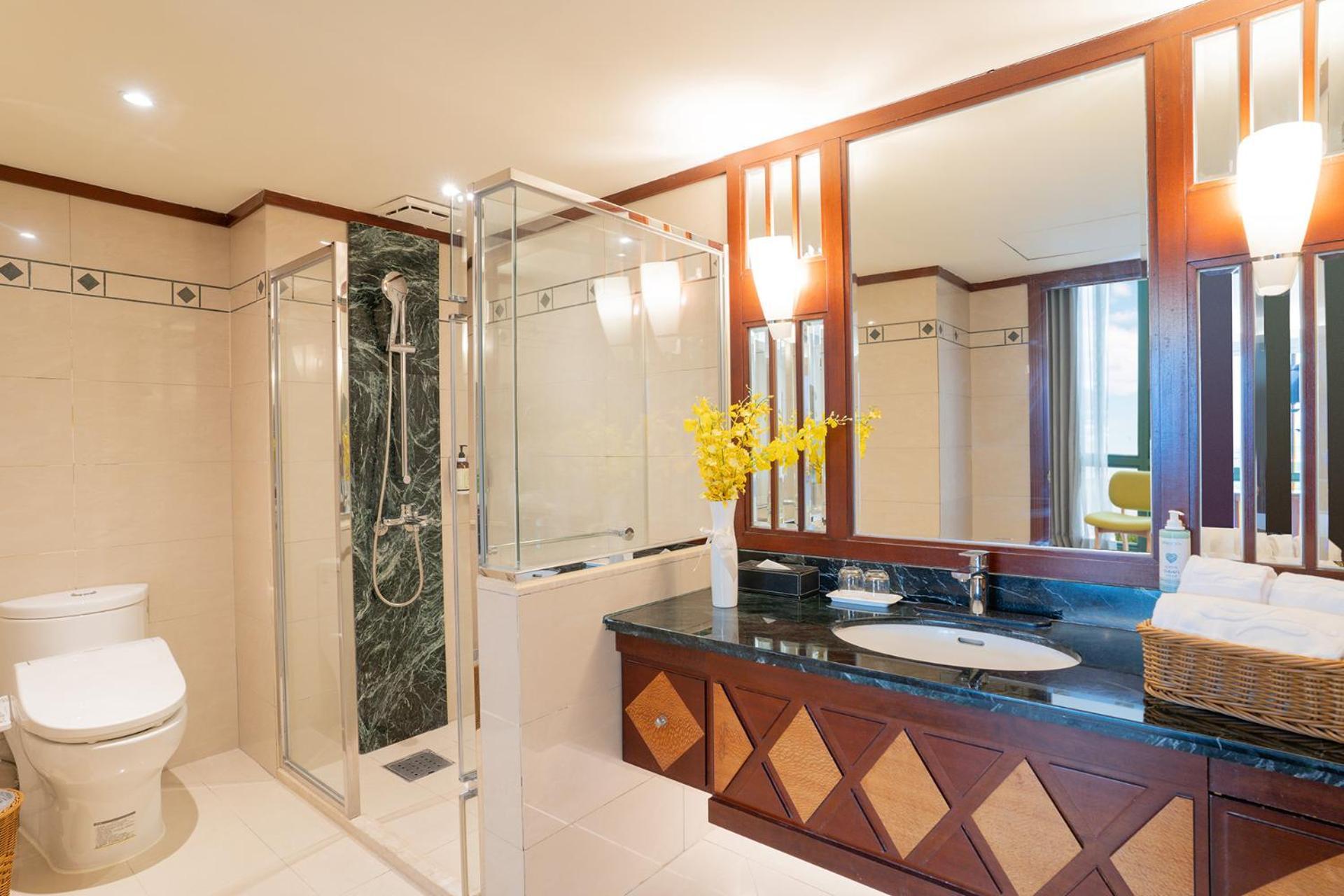 Formosan Naruwan Hotel Taitung Exterior foto A bathroom in a hotel