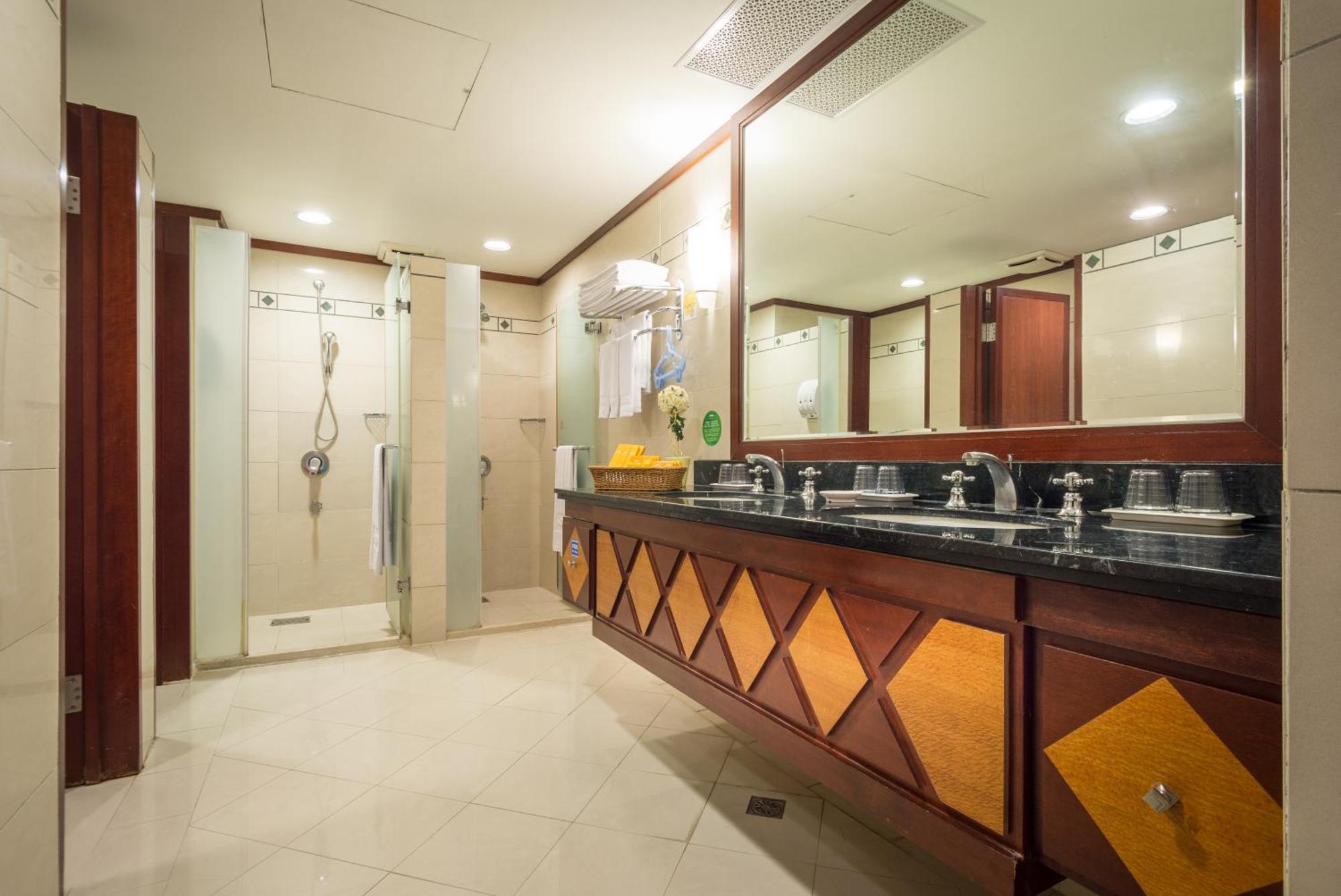 Formosan Naruwan Hotel Taitung Exterior foto A bathroom in a hotel